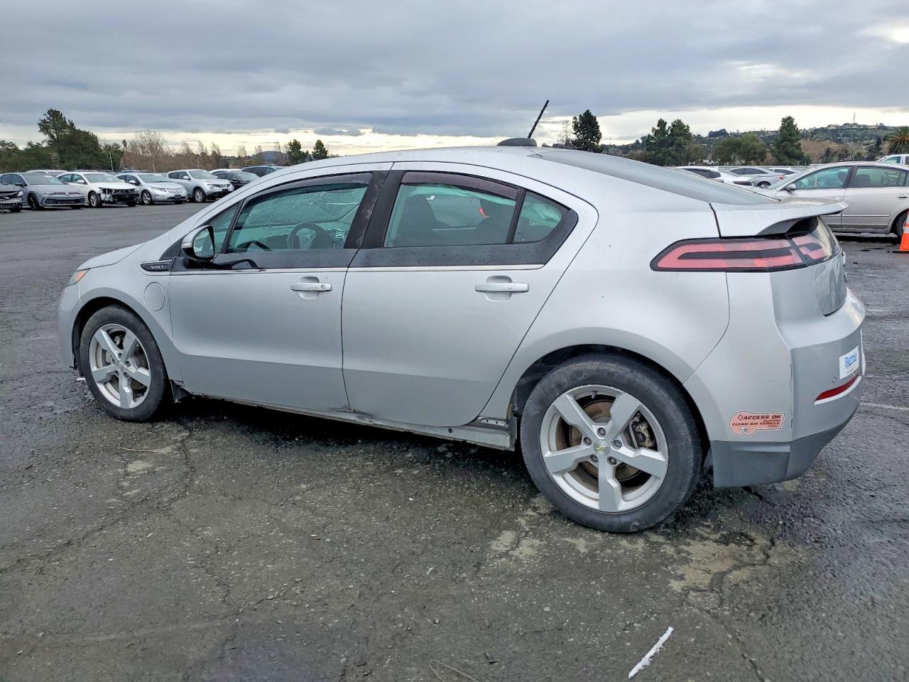 2015 CHEVROLET VOLT photo 2