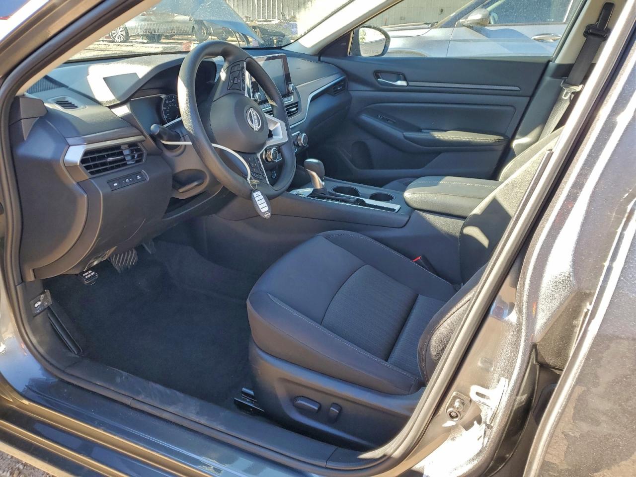 2025 NISSAN ALTIMA SV photo 7