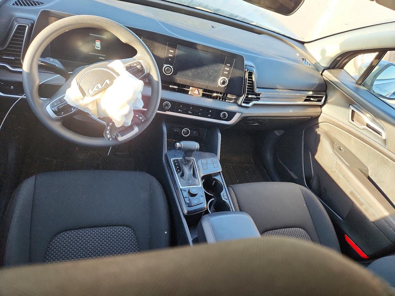 2025 KIA SPORTAGE LX photo 8