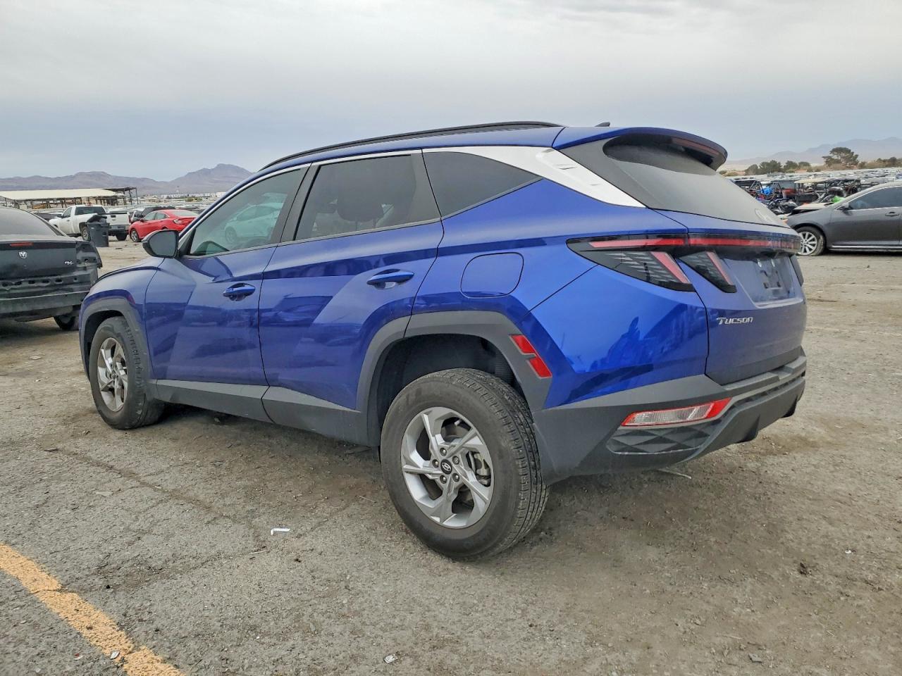 2022 HYUNDAI TUCSON SEL photo 2