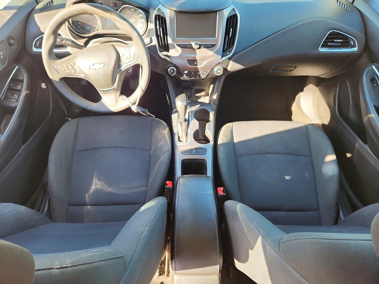 2017 CHEVROLET CRUZE LT photo 8