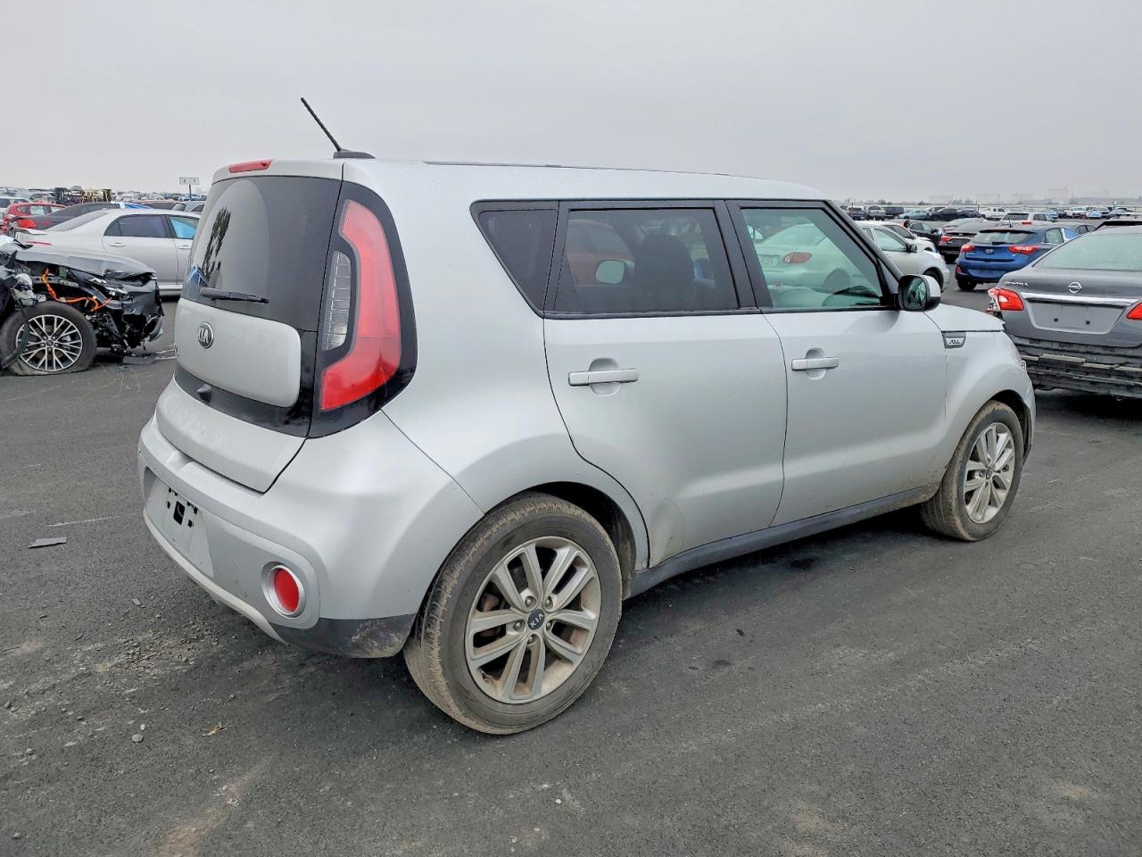2017 KIA SOUL + photo 3