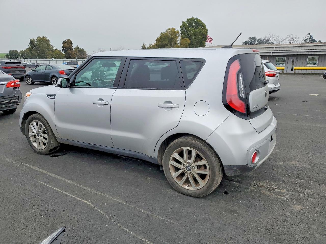 2017 KIA SOUL + photo 2