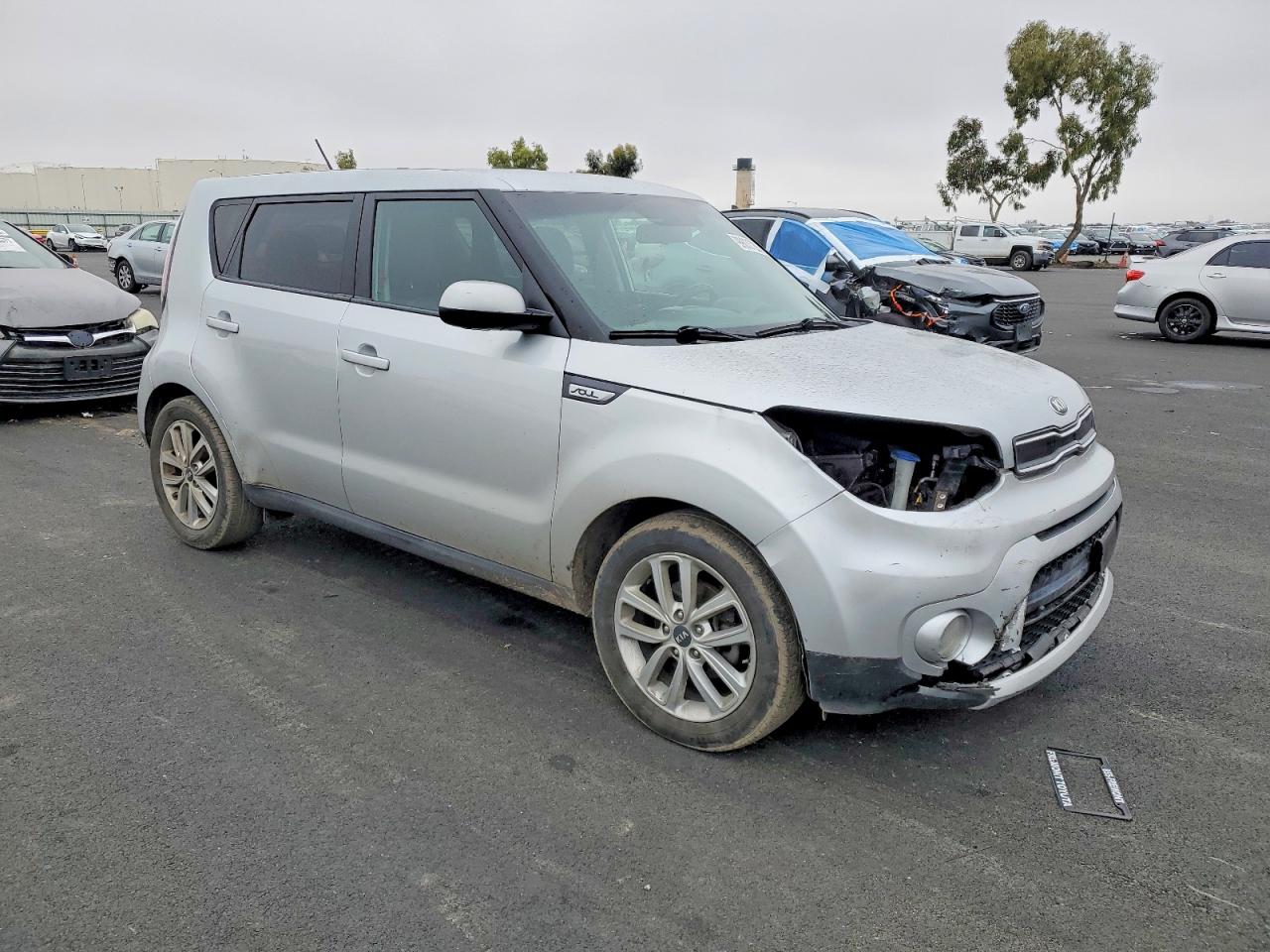 2017 KIA SOUL + photo 4