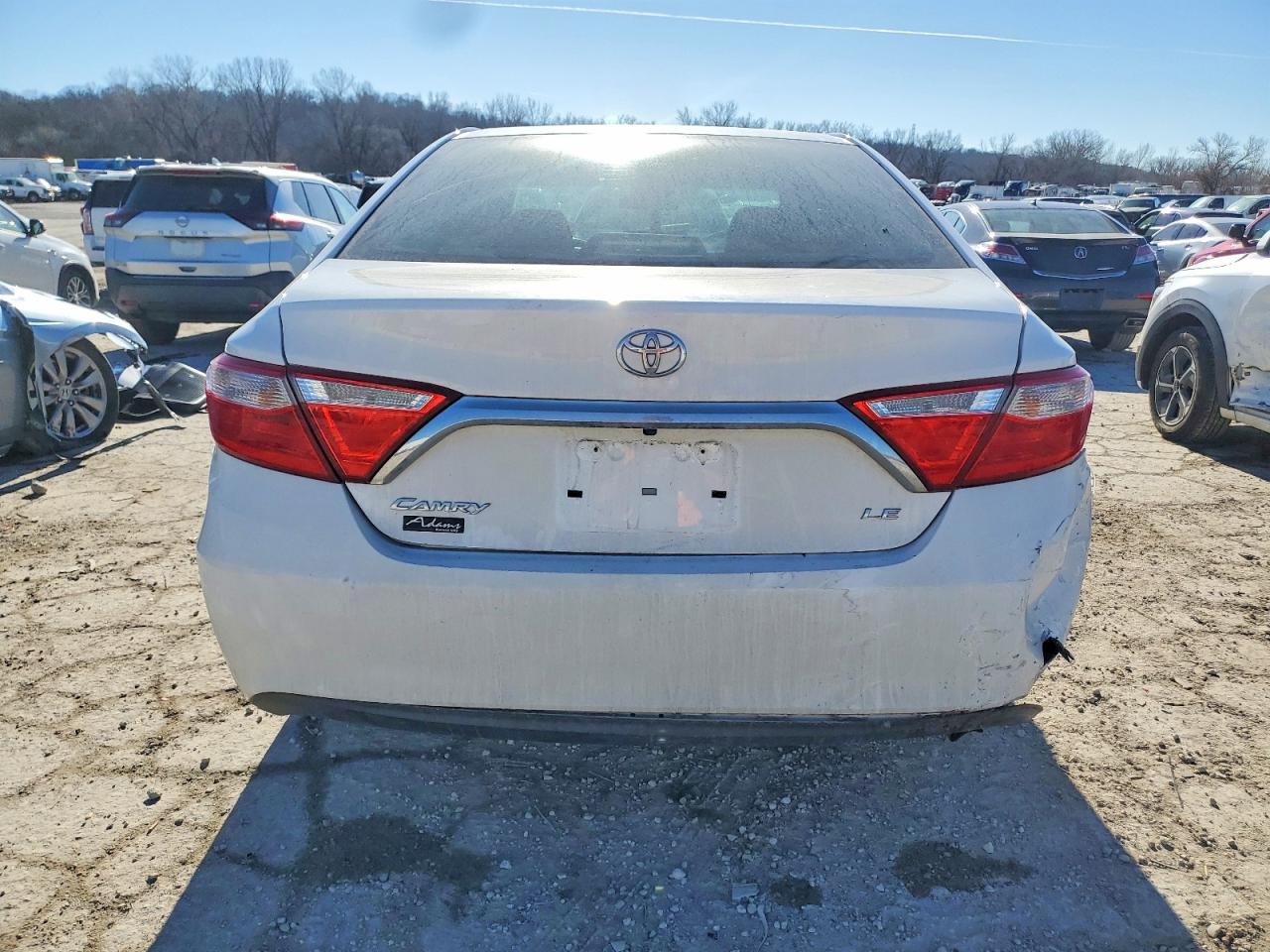 2016 TOYOTA CAMRY LE photo 11