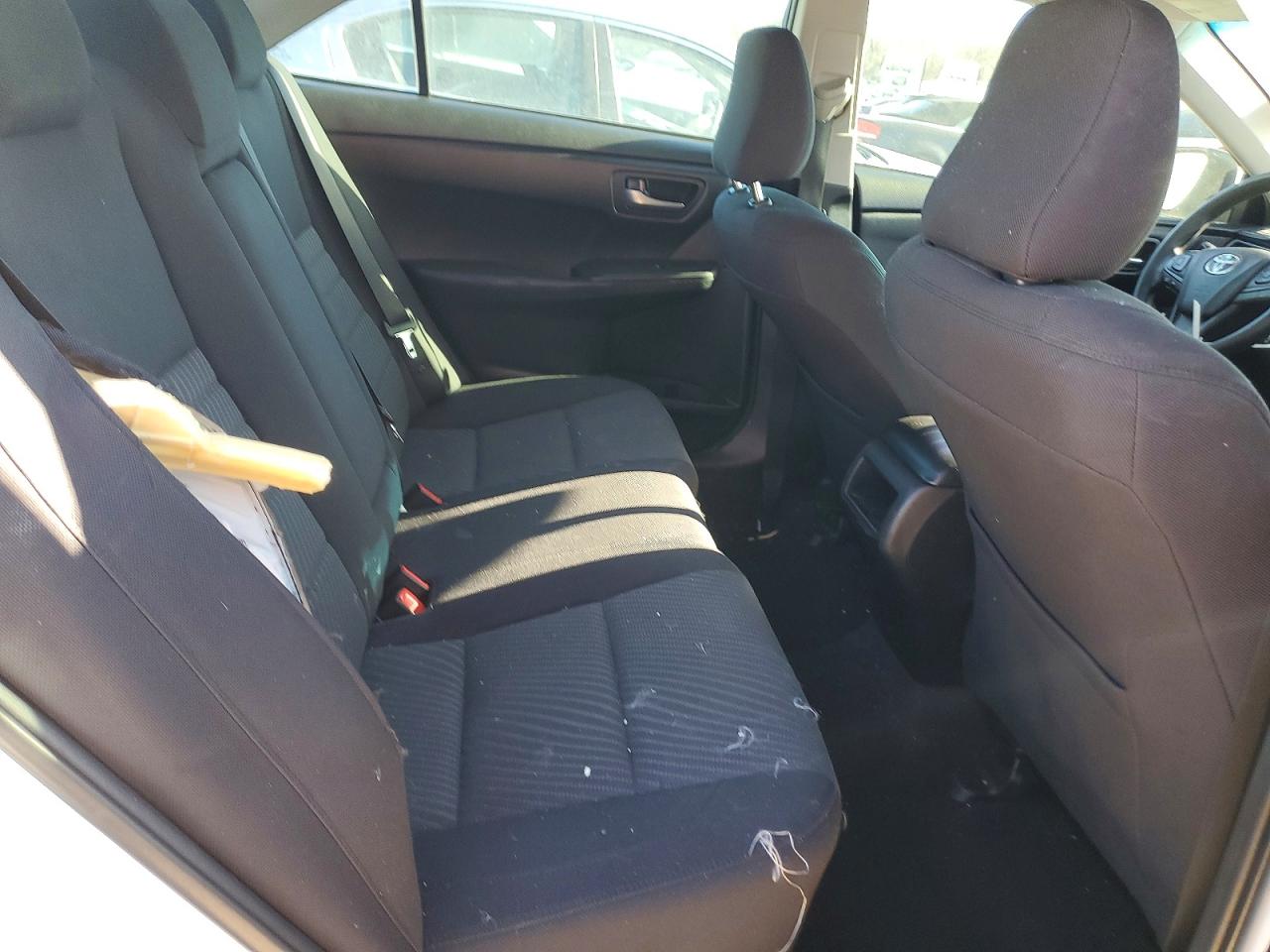 2016 TOYOTA CAMRY LE photo 19