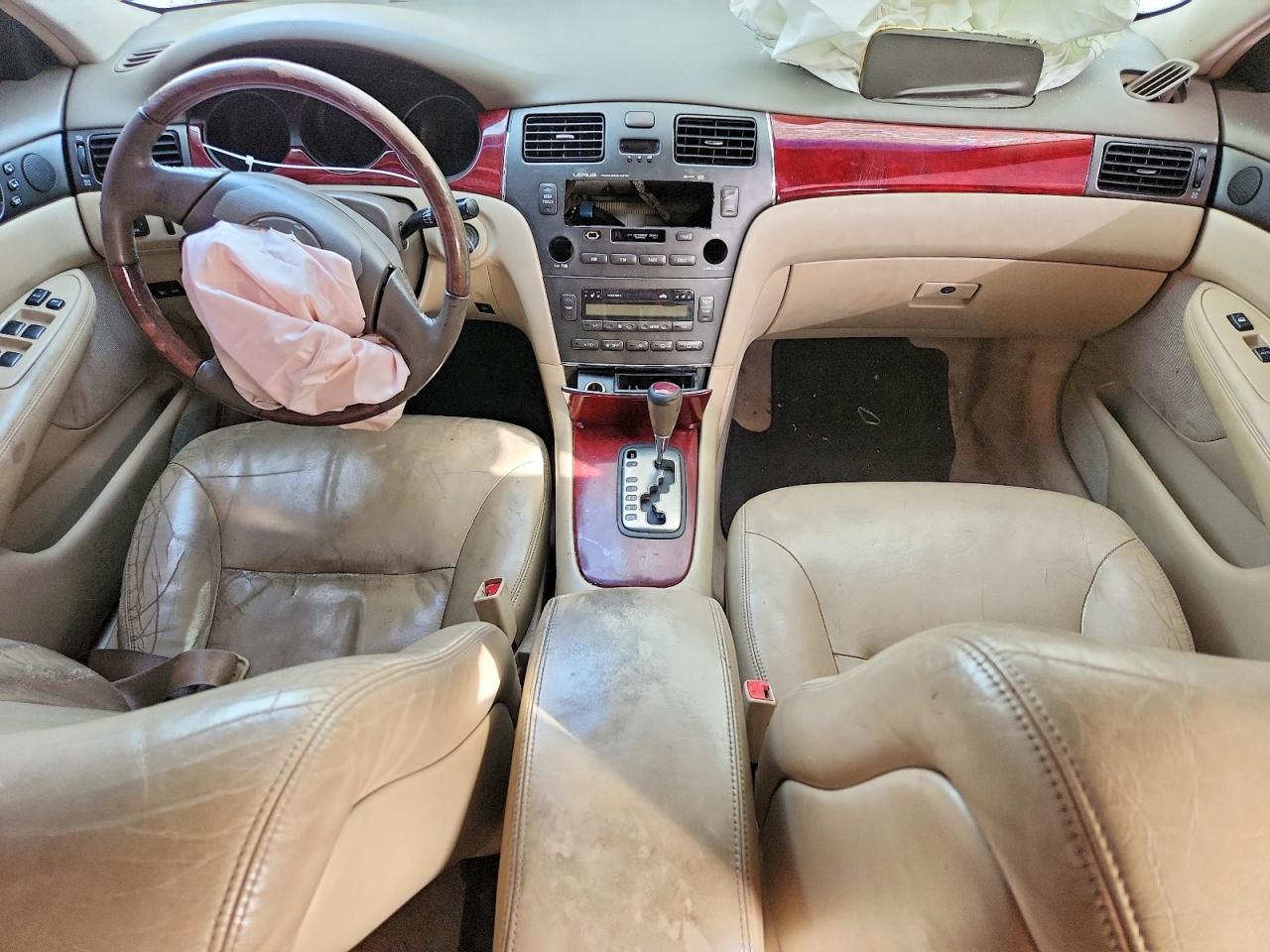 2002 LEXUS ES 300 photo 8