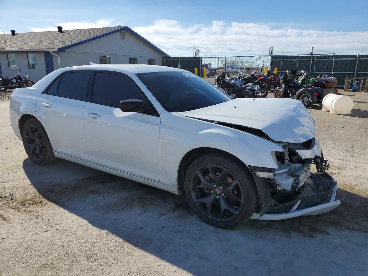 2021 CHRYSLER 300 TOURING photo 4