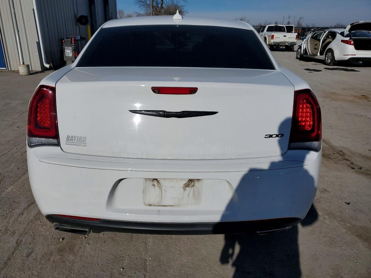 2021 CHRYSLER 300 TOURING photo 6