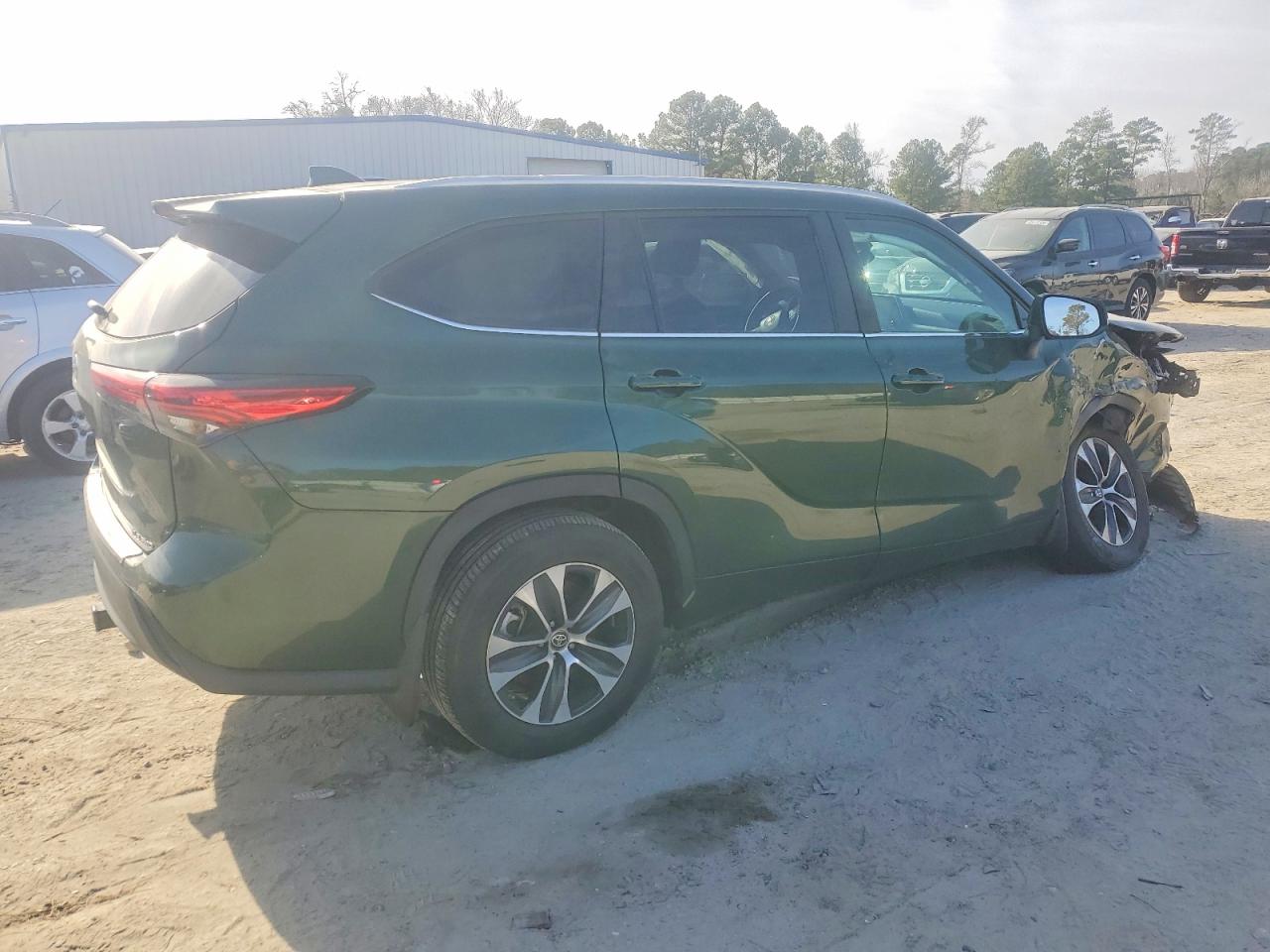 2023 TOYOTA HIGHLANDER L photo 3
