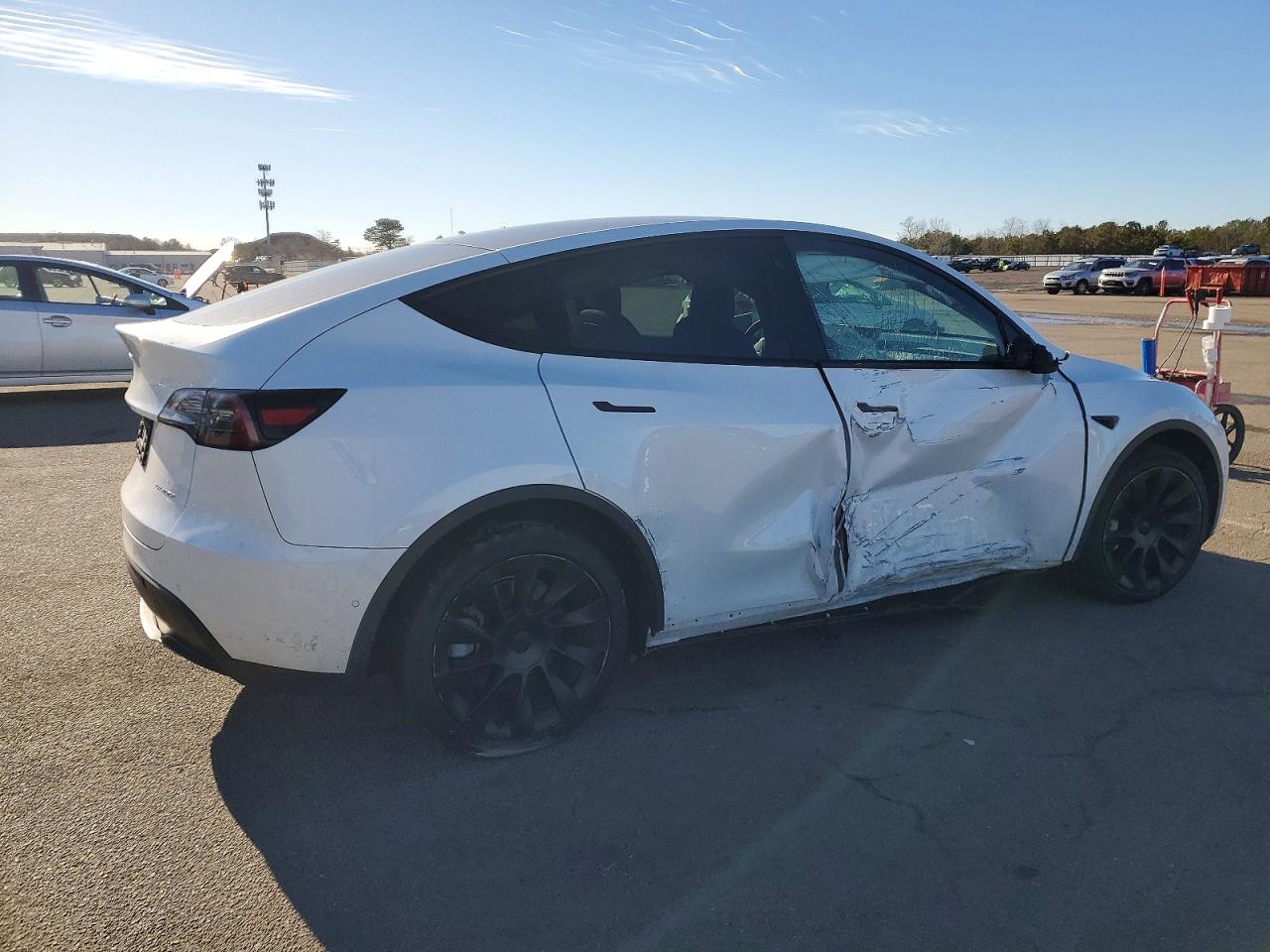 2021 TESLA MODEL Y photo 3