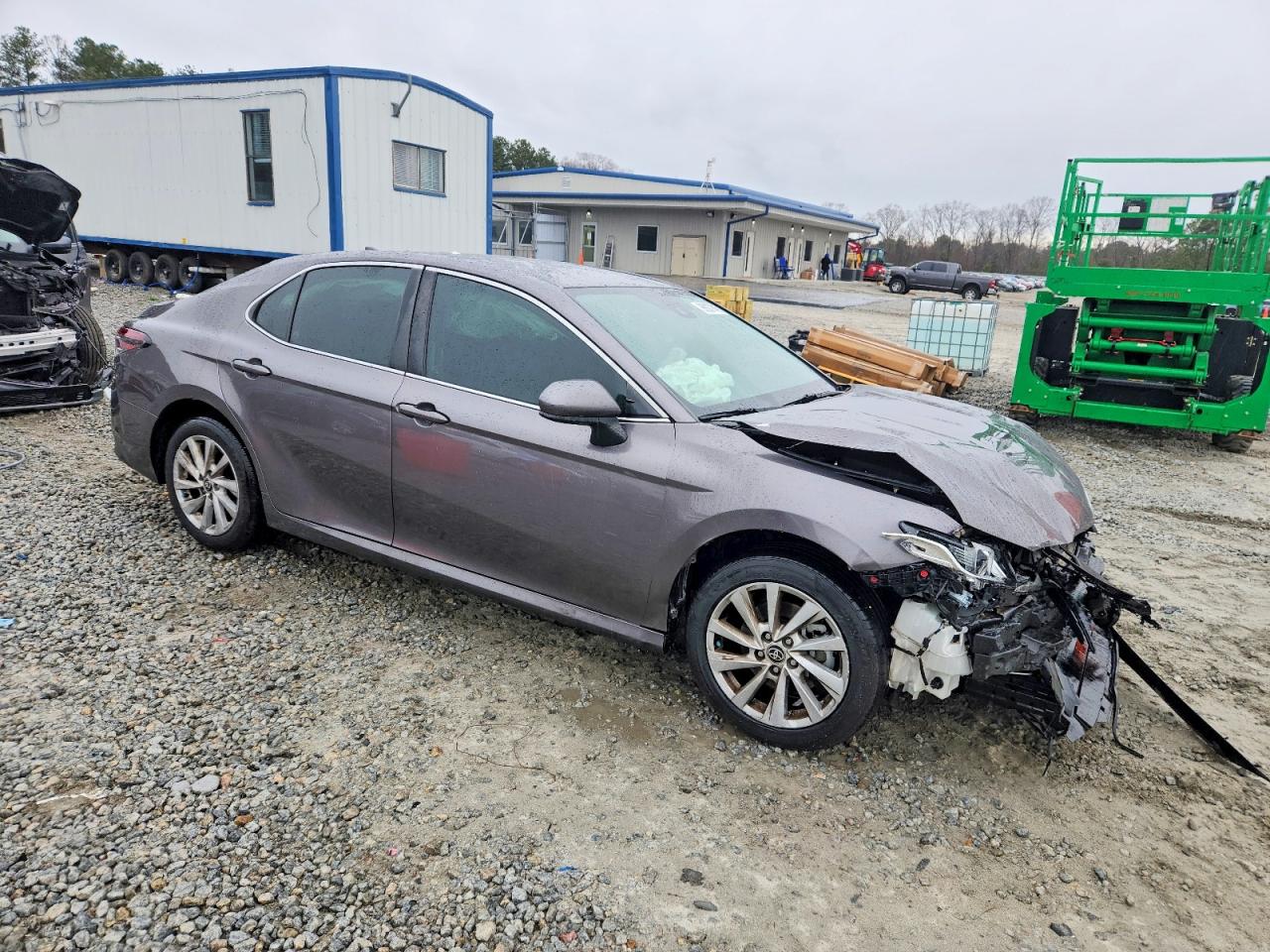 2022 TOYOTA CAMRY LE photo 4