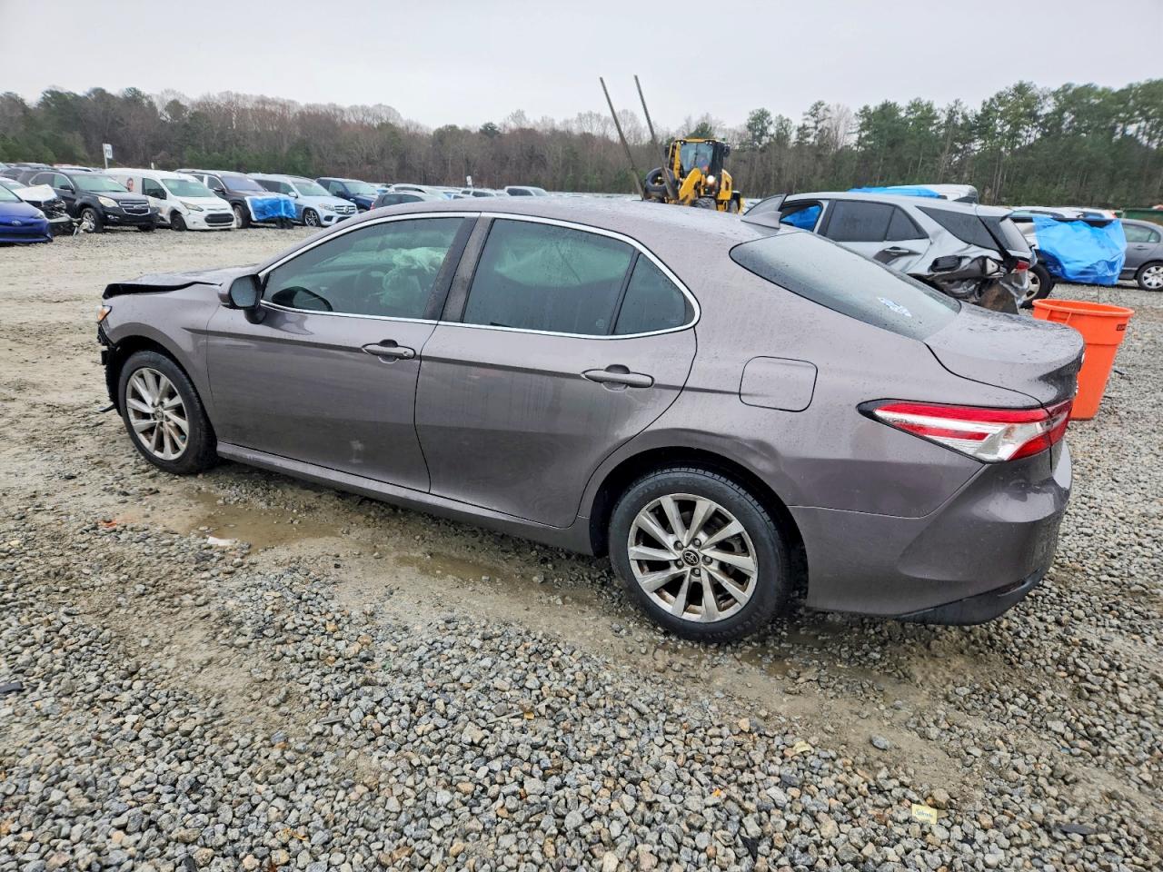 2022 TOYOTA CAMRY LE photo 2
