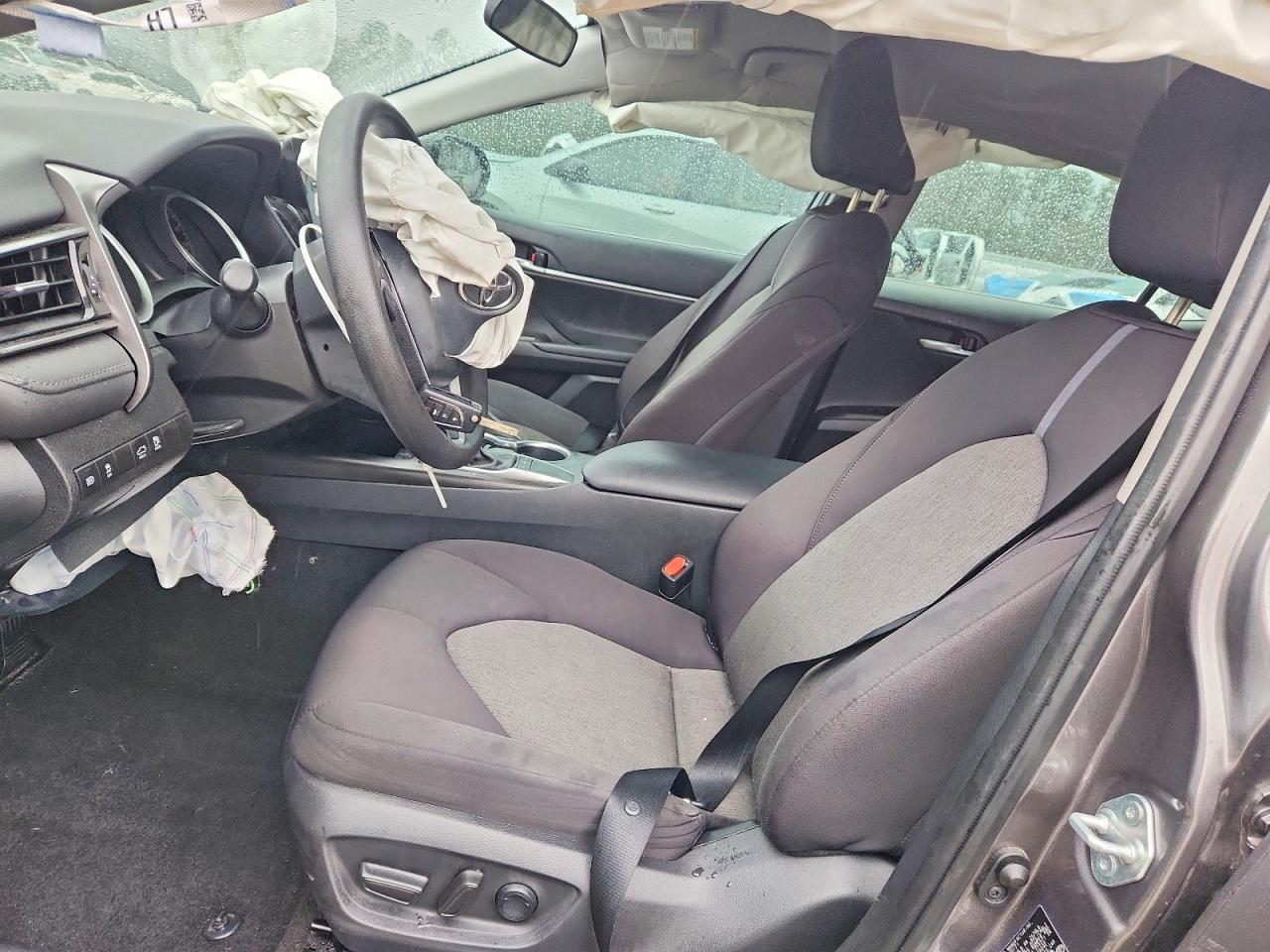2022 TOYOTA CAMRY LE photo 7