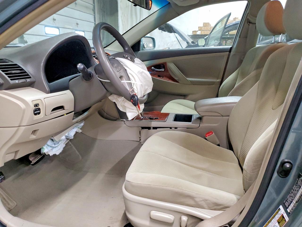 2009 TOYOTA CAMRY BASE photo 7