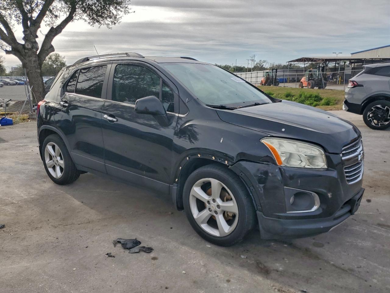2015 CHEVROLET TRAX LTZ photo 4