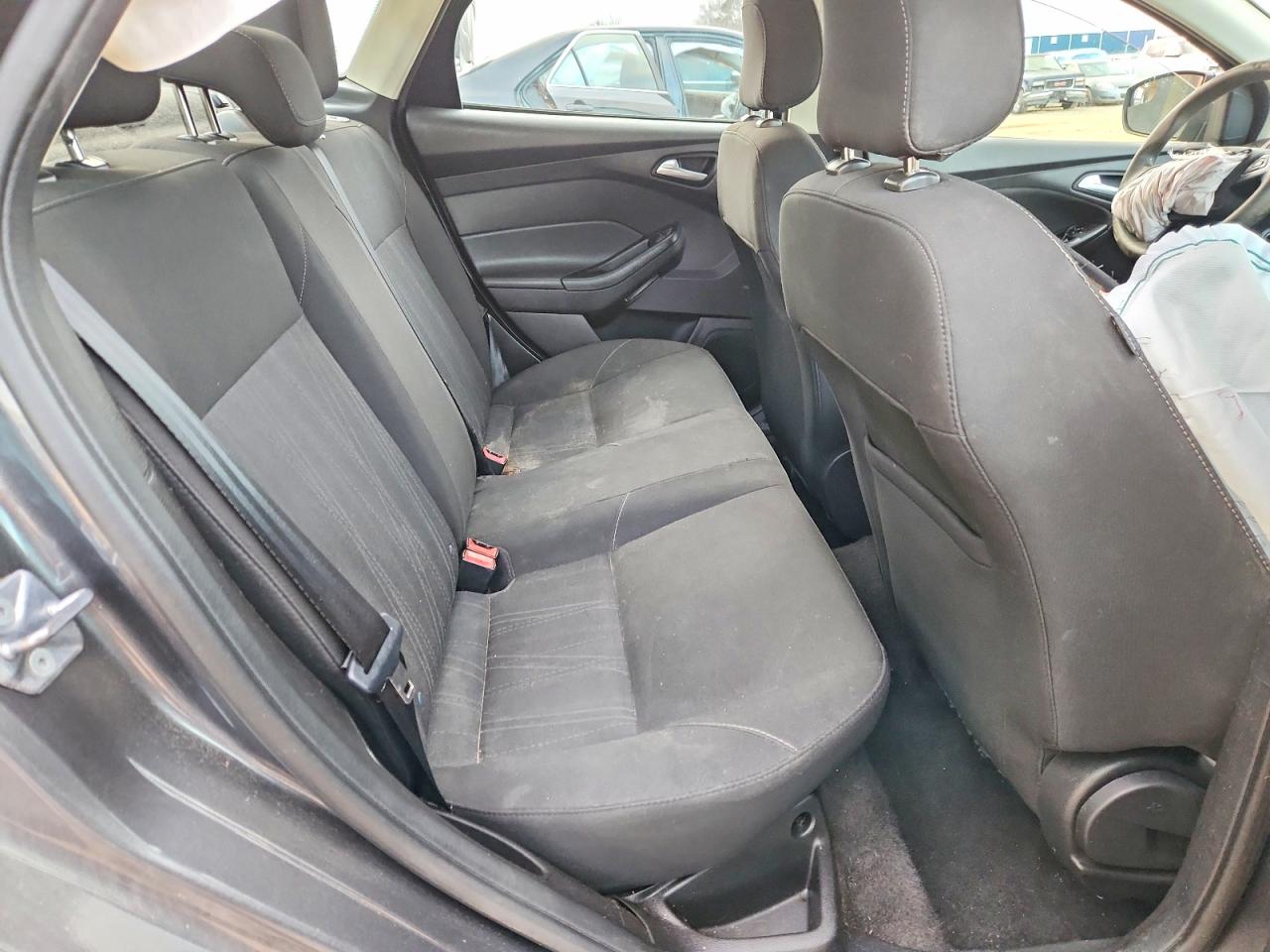 2018 FORD FOCUS SE photo 10