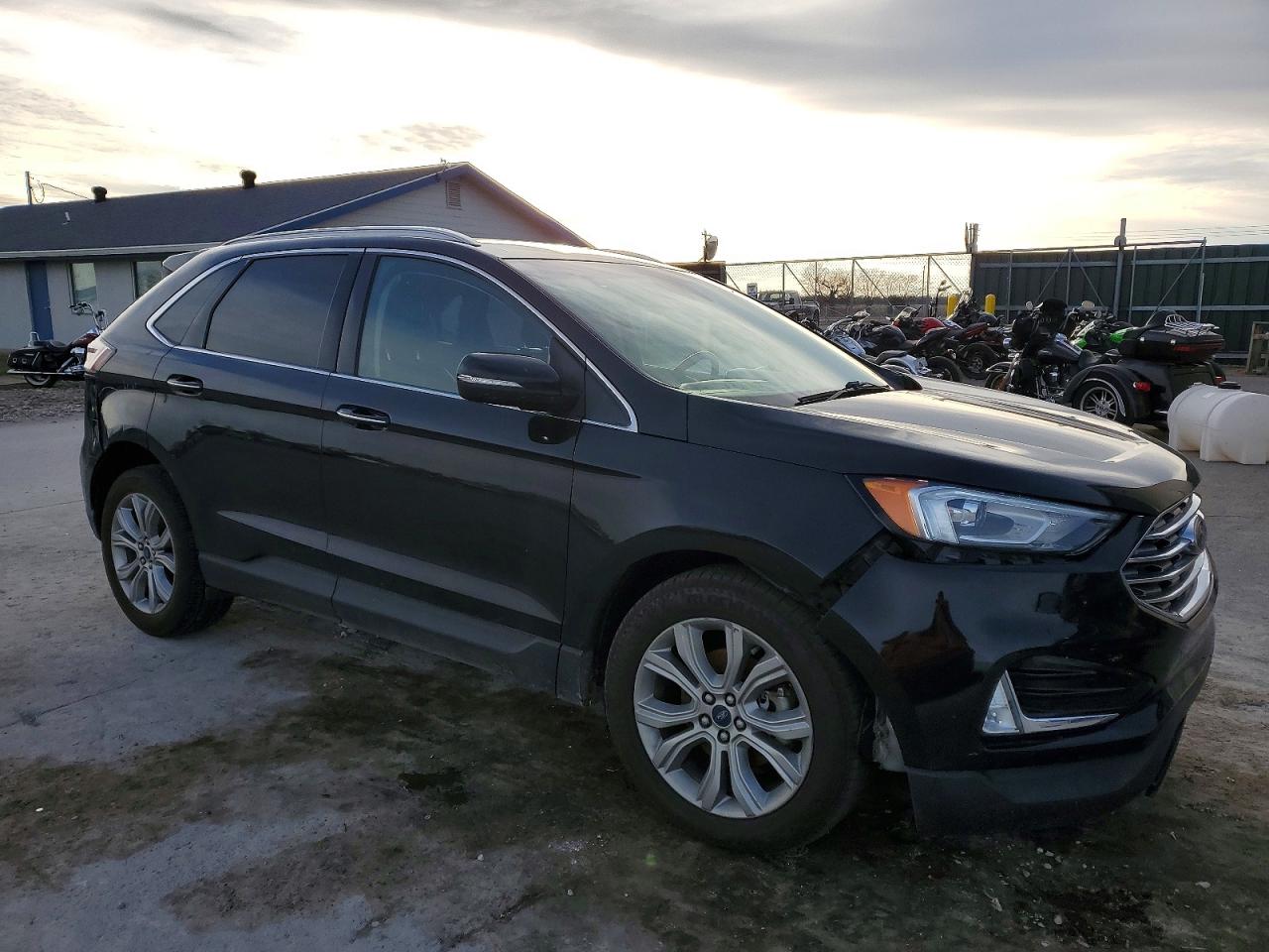 2019 FORD EDGE TITANIUM photo 4