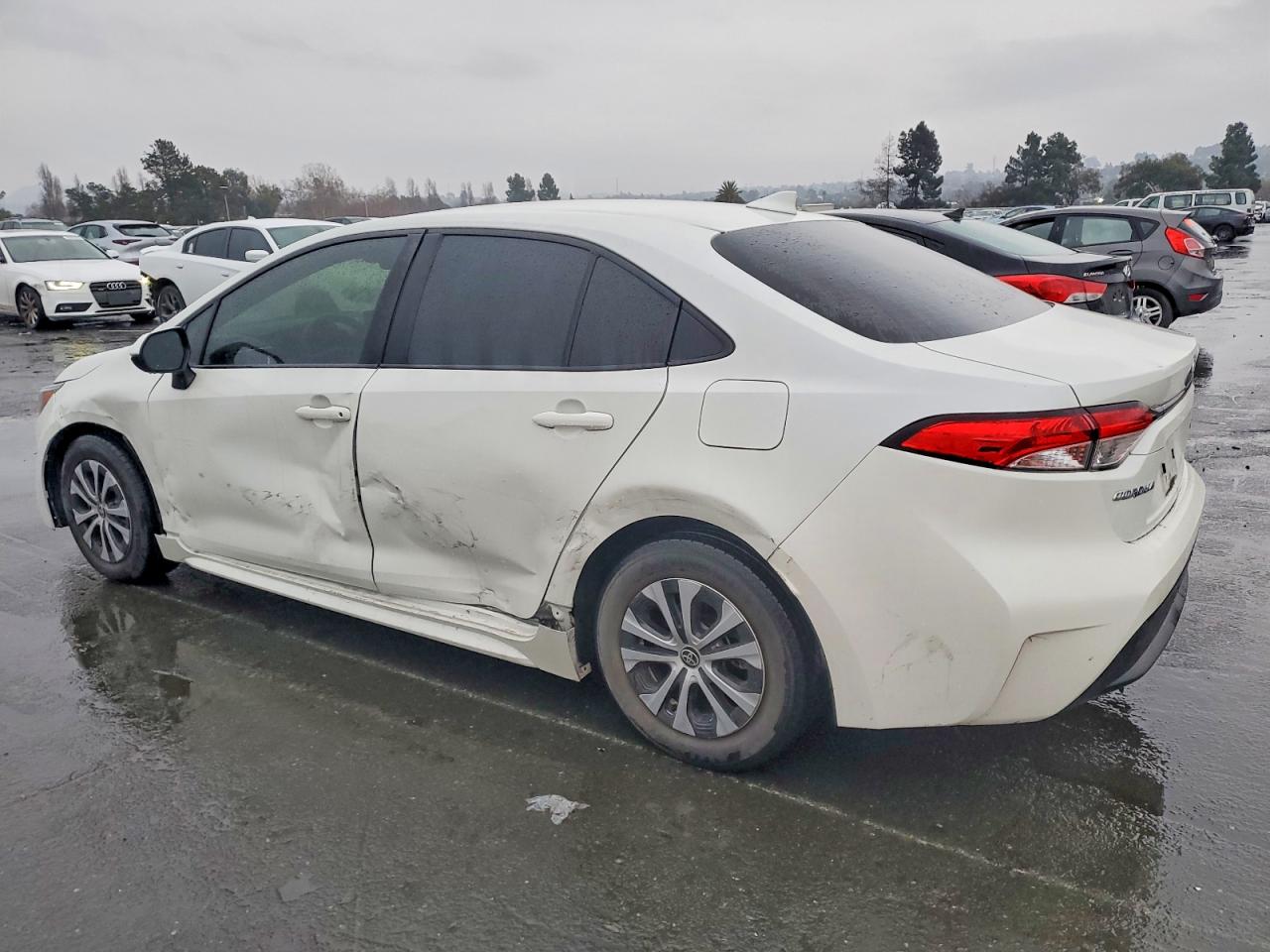 2021 TOYOTA COROLLA photo 3