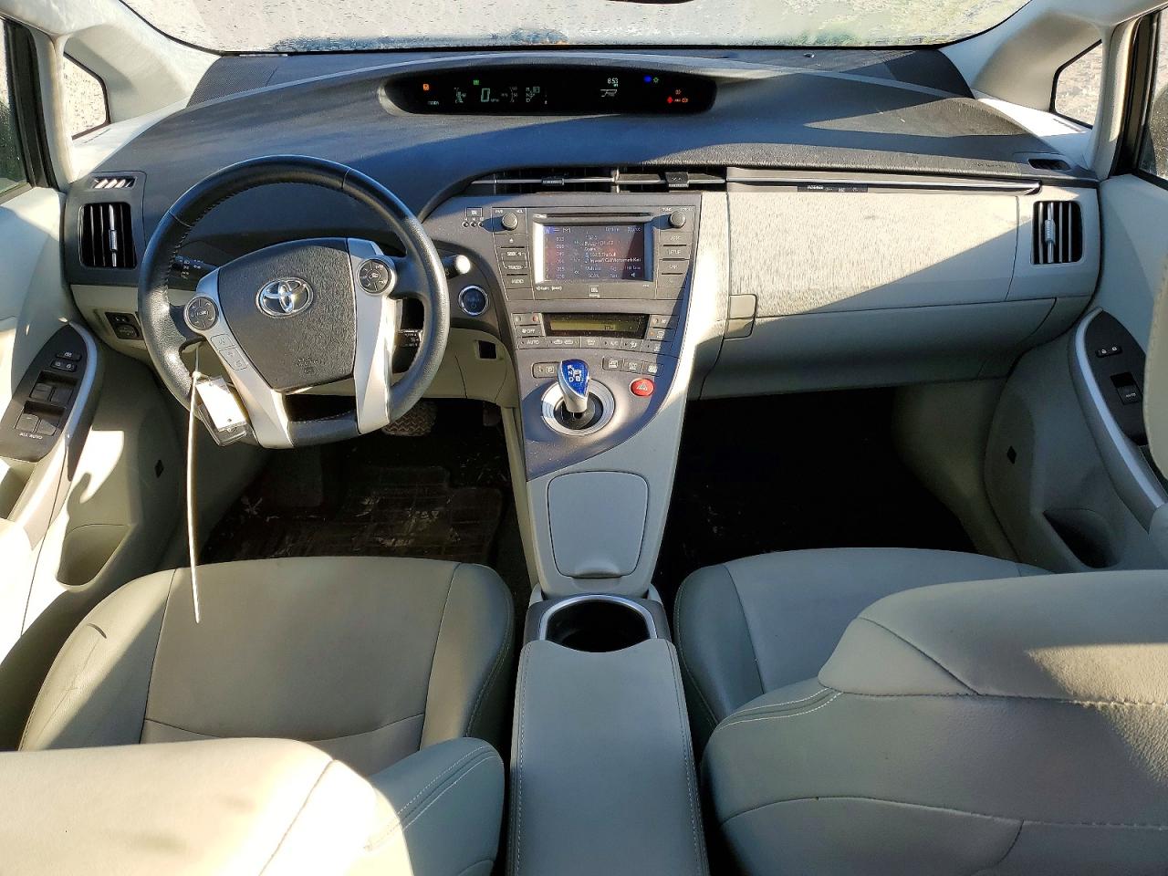 2013 TOYOTA PRIUS photo 8