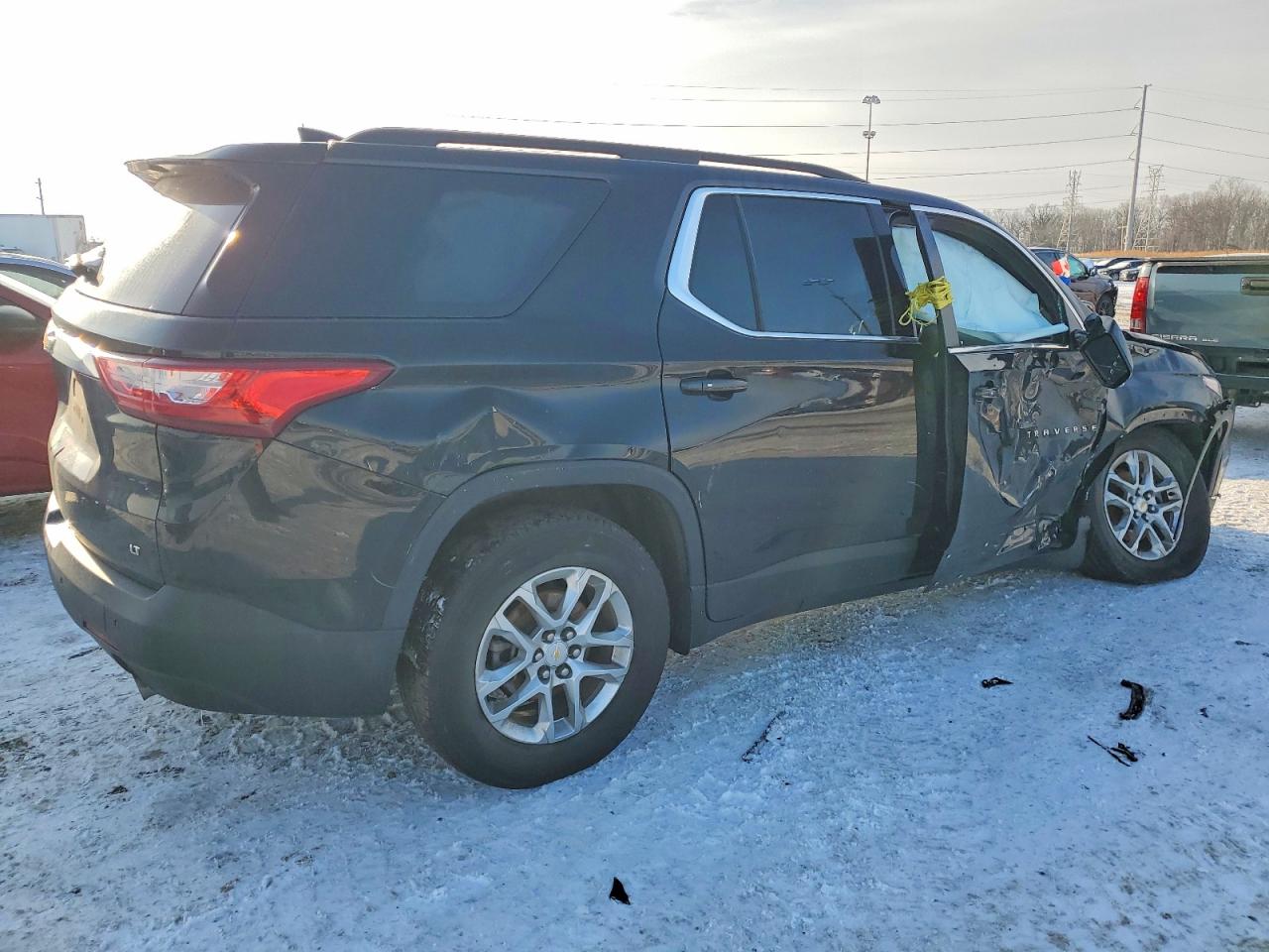 2020 CHEVROLET TRAVERSE LT photo 3