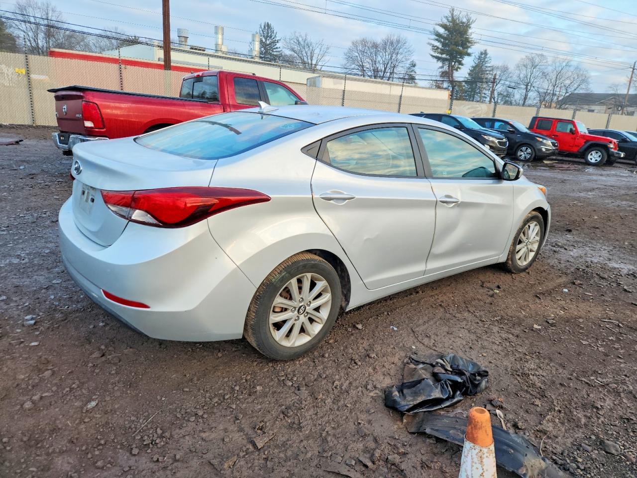 2014 HYUNDAI ELANTRA SE photo 3
