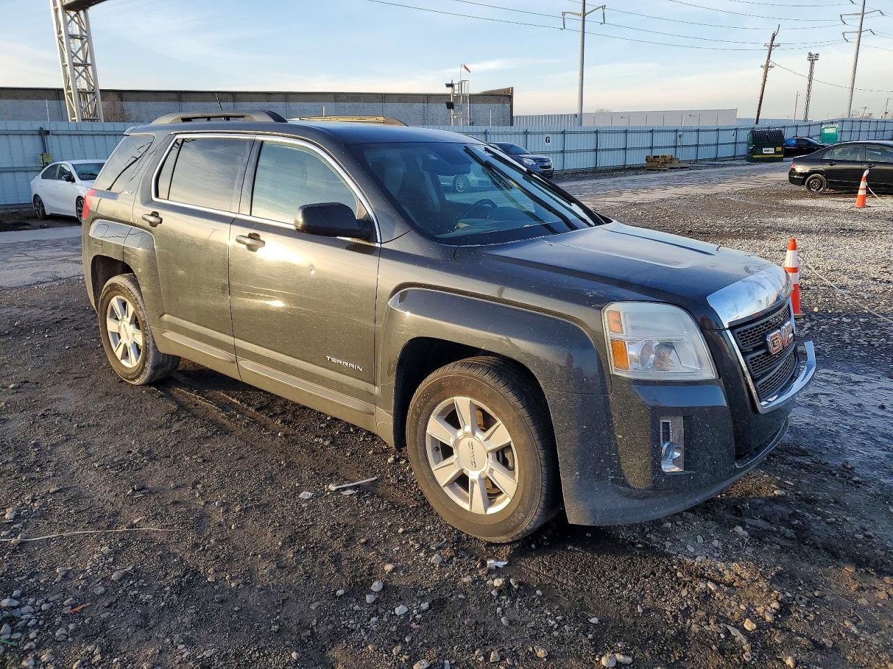2013 GMC TERRAIN SLT photo 4