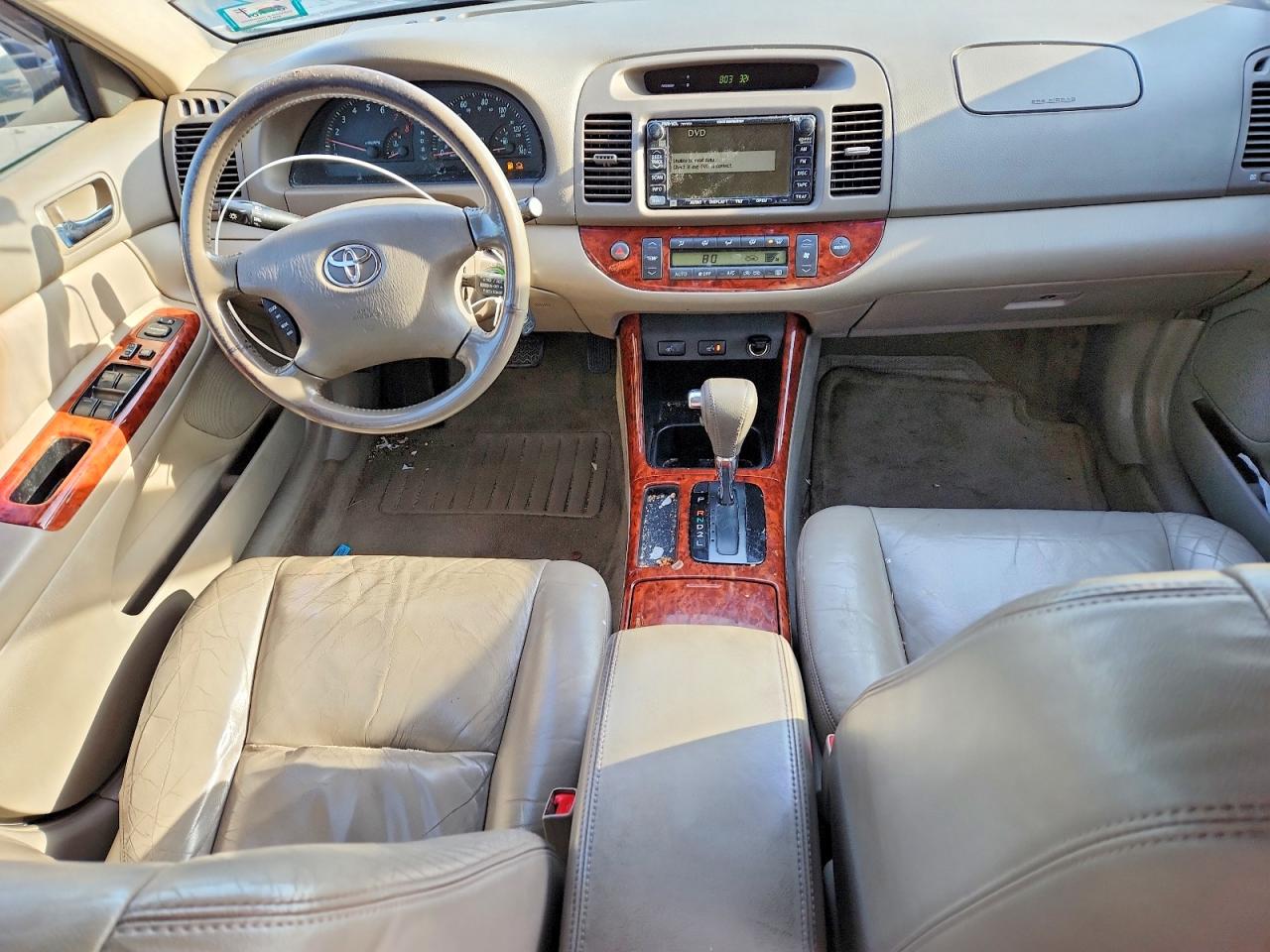 2002 TOYOTA CAMRY XLE V6 photo 8
