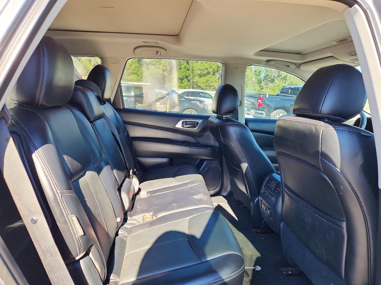 2020 NISSAN PATHFINDER PLATINUM photo 10