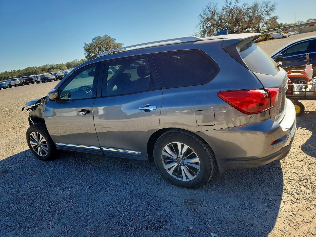 2020 NISSAN PATHFINDER PLATINUM photo 2