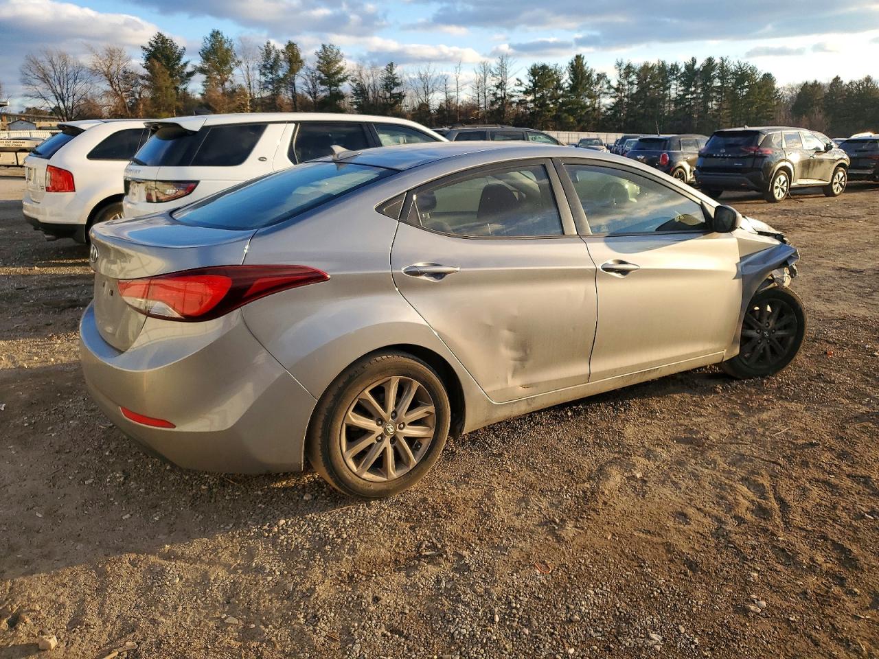 2014 HYUNDAI ELANTRA SE photo 3