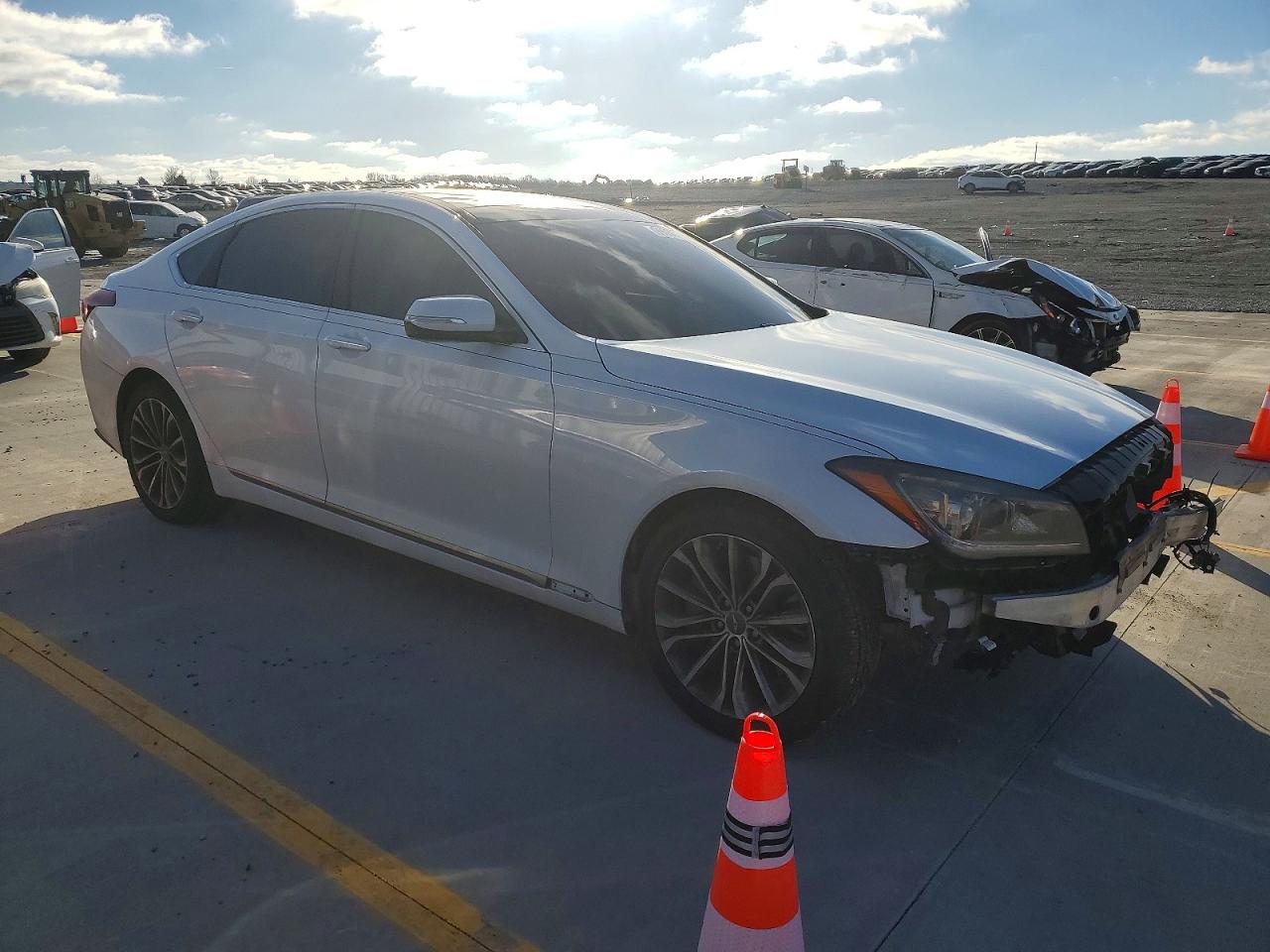 2015 HYUNDAI GENESIS 3.8L photo 4
