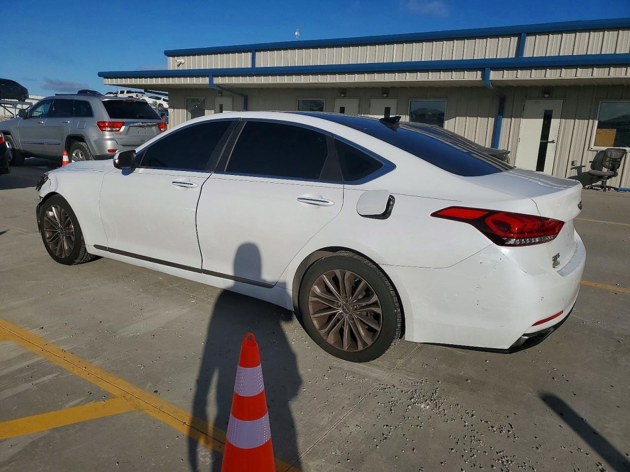 2015 HYUNDAI GENESIS 3.8L photo 2