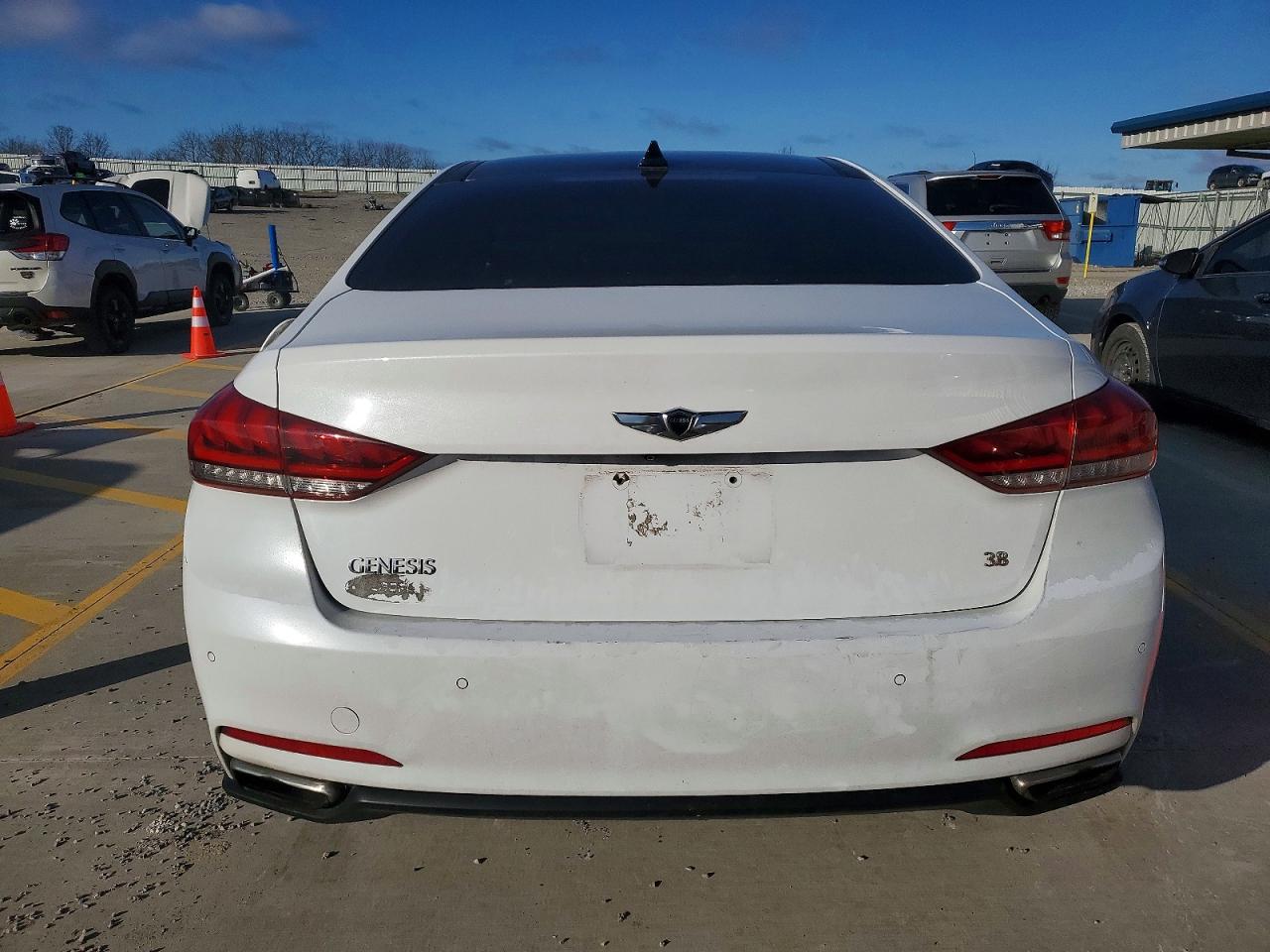2015 HYUNDAI GENESIS 3.8L photo 6