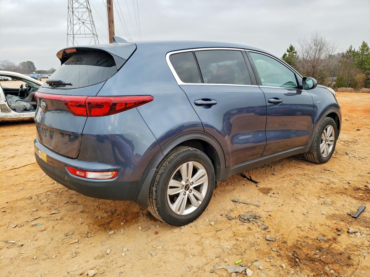 2018 KIA SPORTAGE LX photo 3