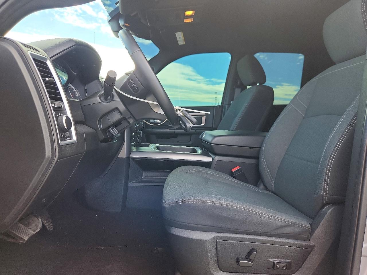 2021 RAM 1500 CLASSIC SLT photo 13