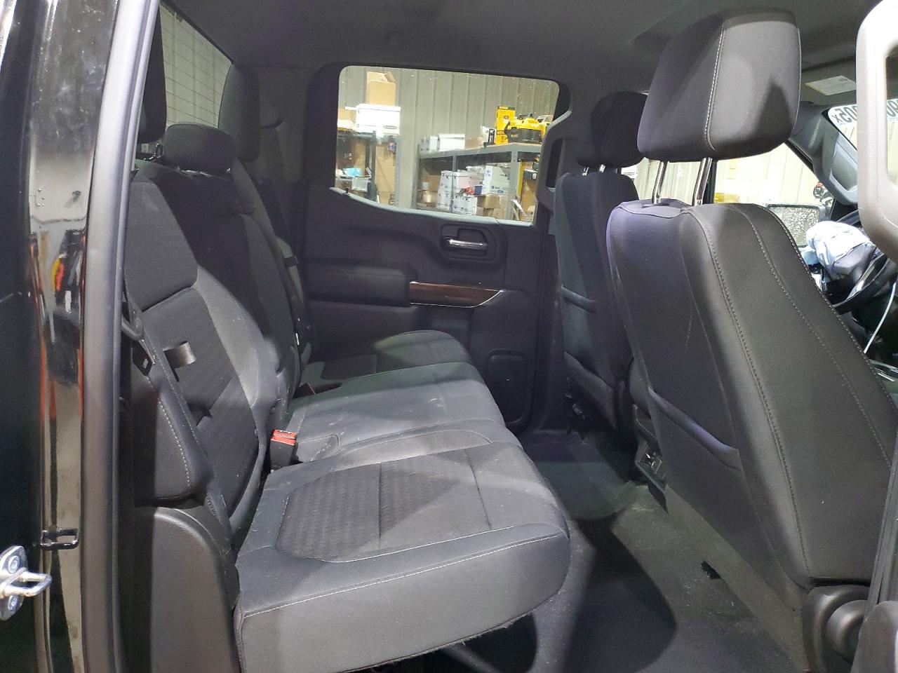 2019 CHEVROLET SILVERADO K1500 RST photo 10