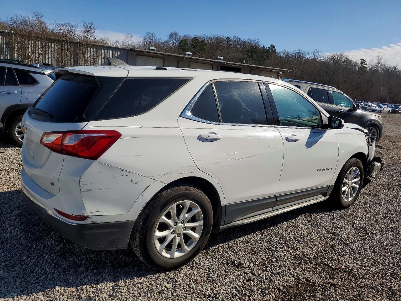 2018 CHEVROLET EQUINOX LT photo 3