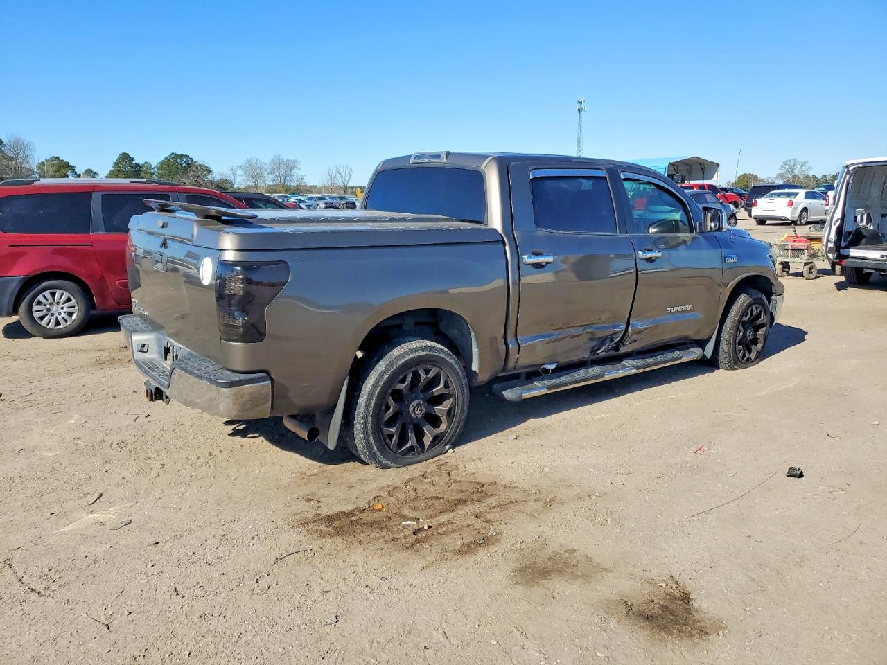 2011 TOYOTA TUNDRA CREWMAX SR5 photo 3