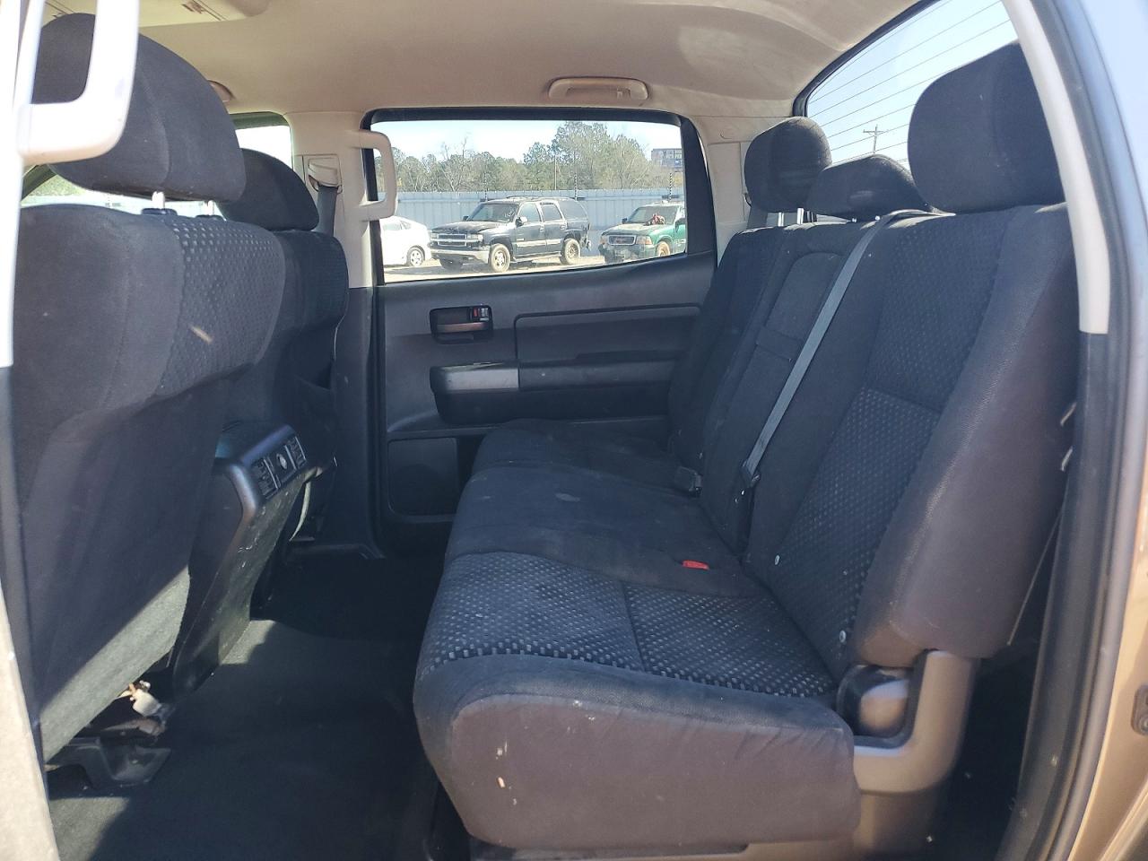 2011 TOYOTA TUNDRA CREWMAX SR5 photo 10