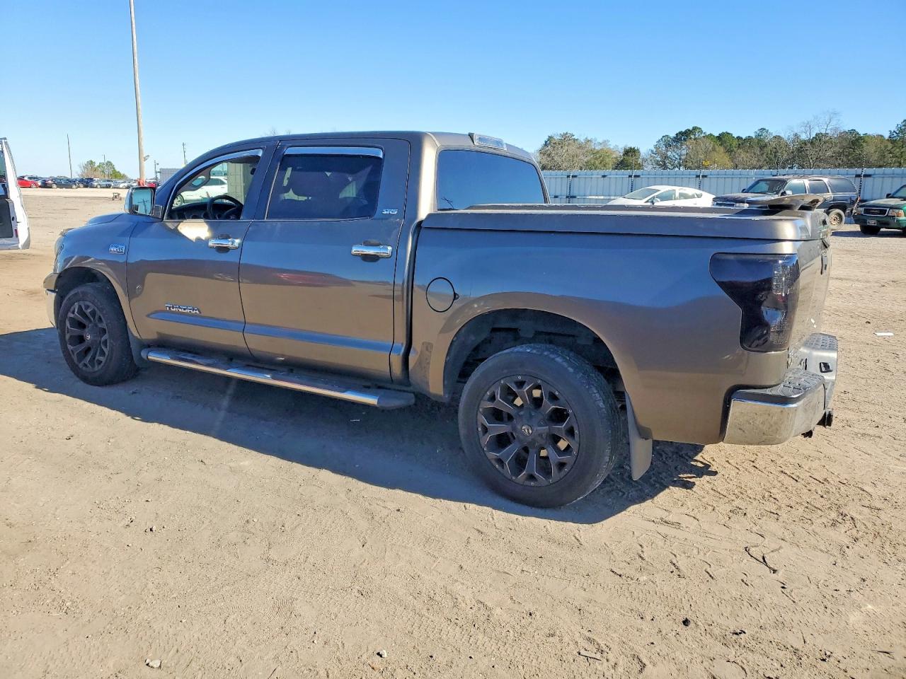 2011 TOYOTA TUNDRA CREWMAX SR5 photo 2