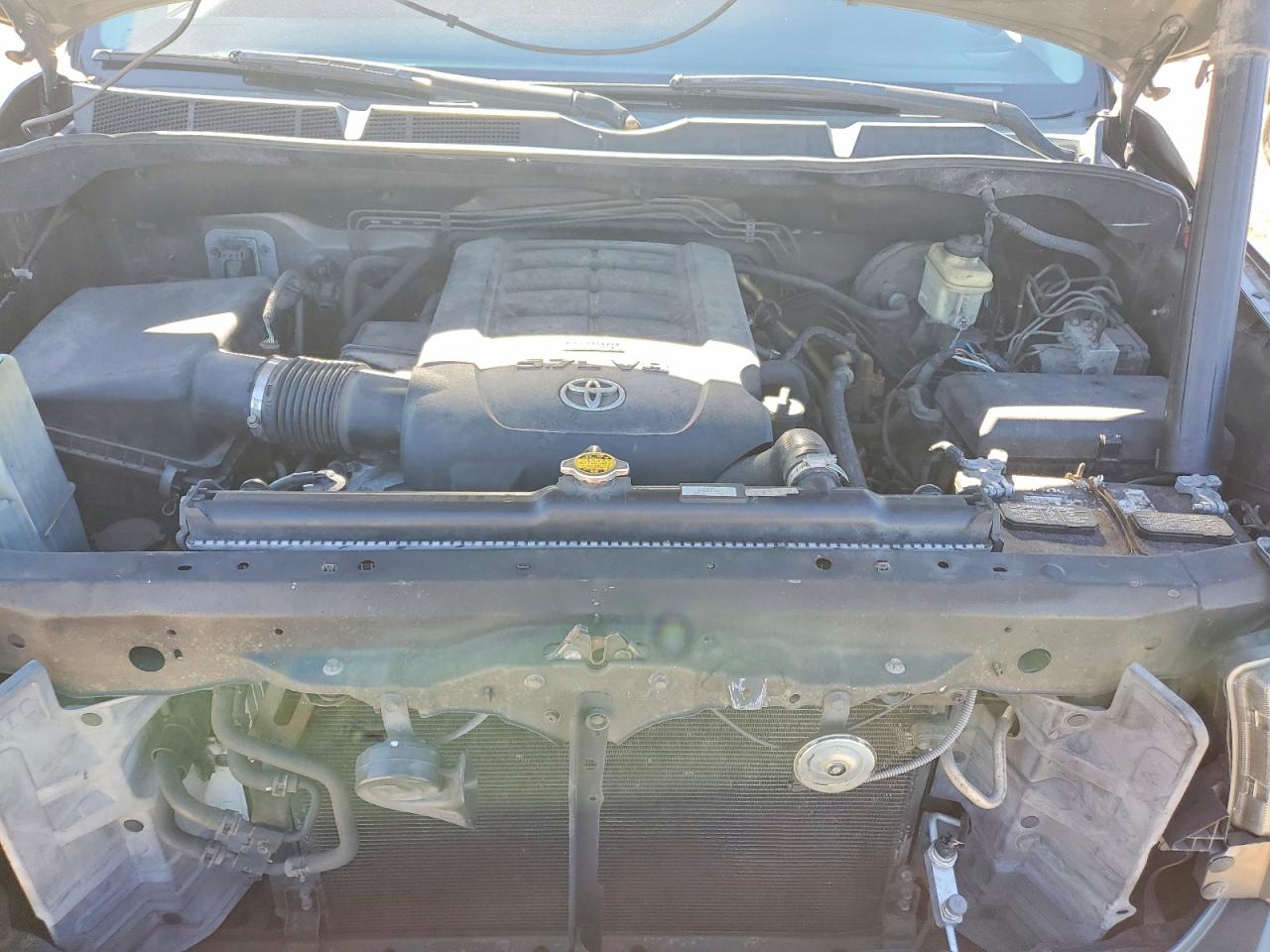 2011 TOYOTA TUNDRA CREWMAX SR5 photo 11