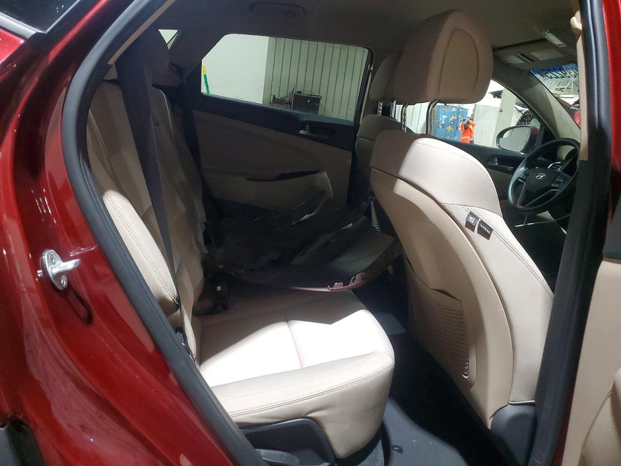 2017 HYUNDAI TUCSON SE photo 11