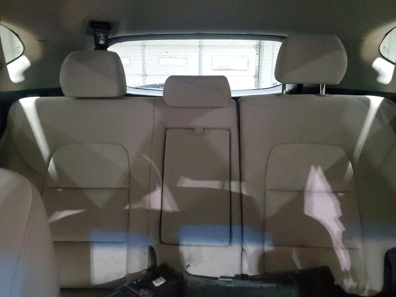 2017 HYUNDAI TUCSON SE photo 10