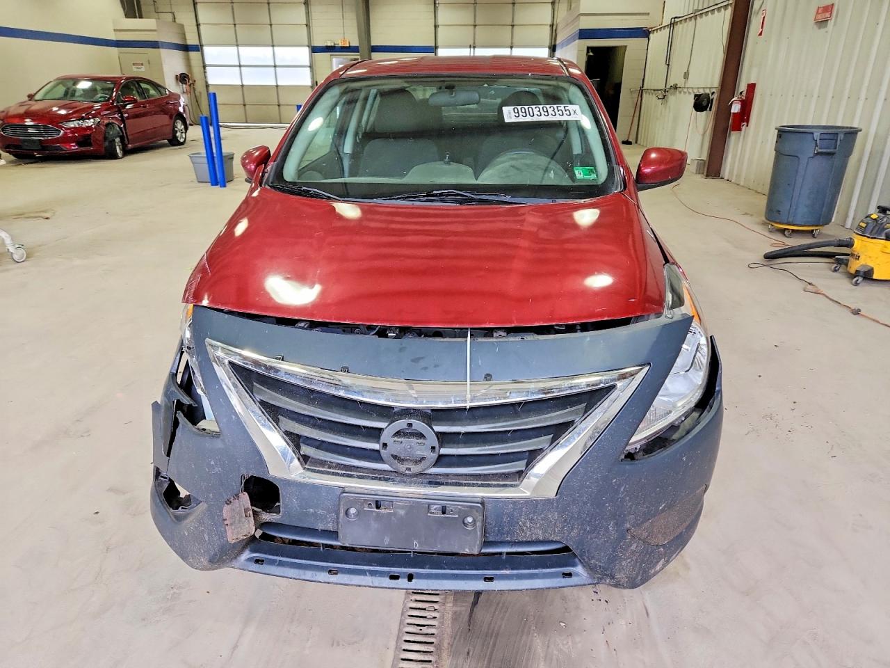 2019 NISSAN VERSA S photo 5
