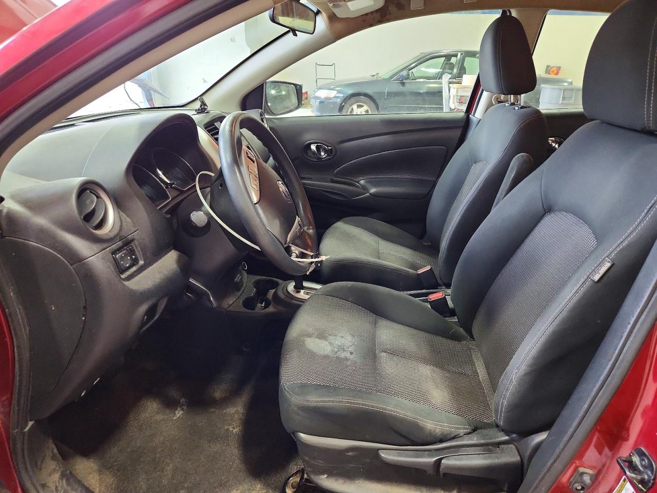 2019 NISSAN VERSA S photo 7