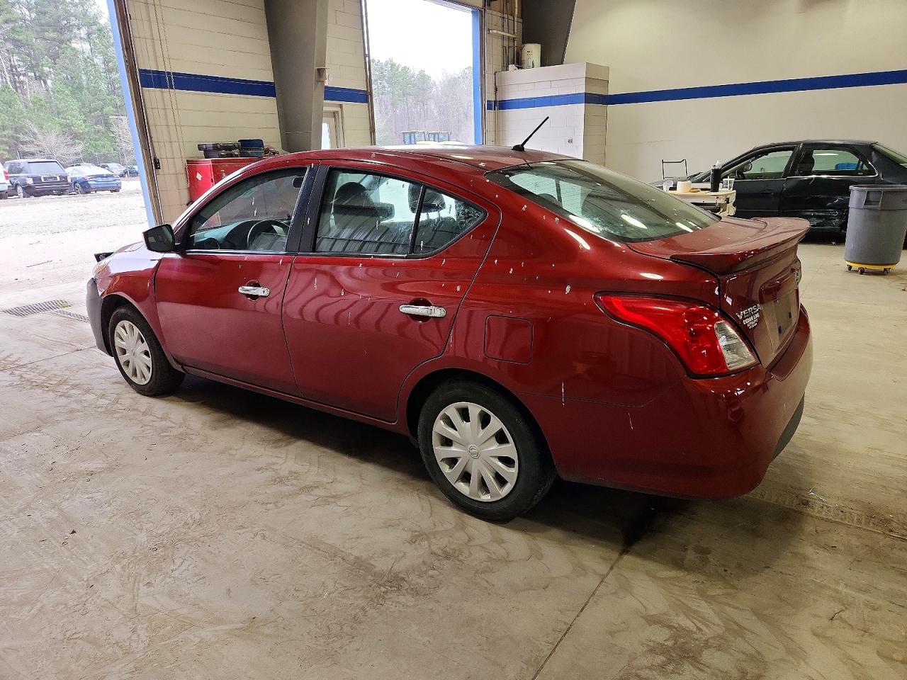 2019 NISSAN VERSA S photo 2