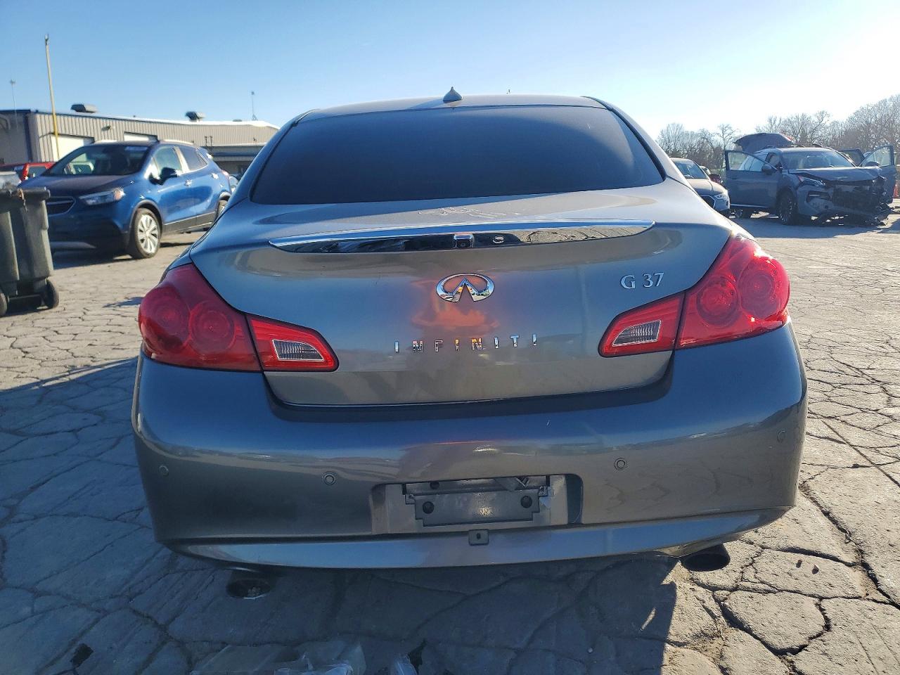 2013 INFINITI G37 BASE photo 6