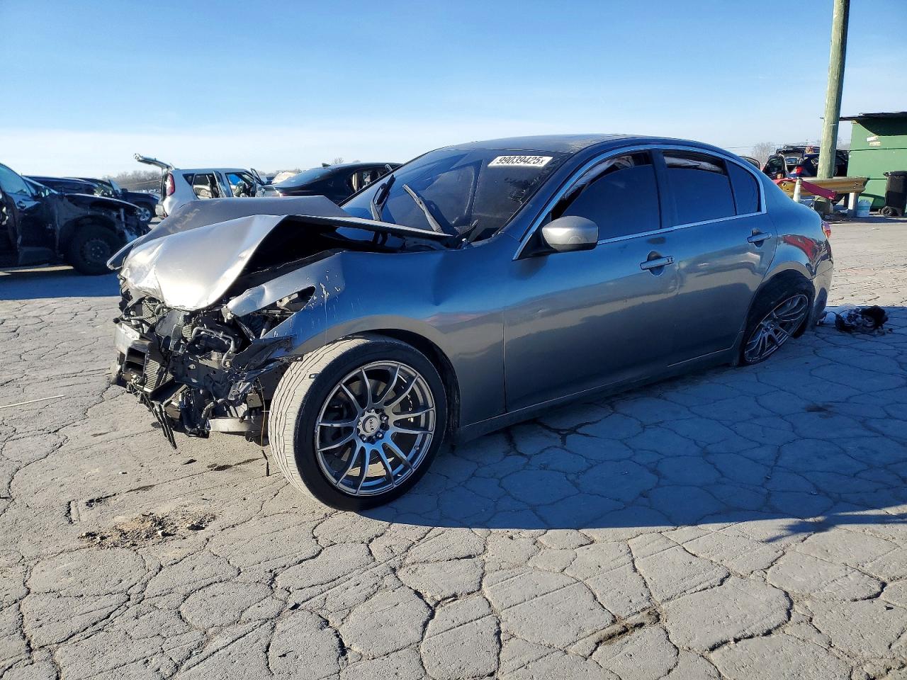 2013 INFINITI G37