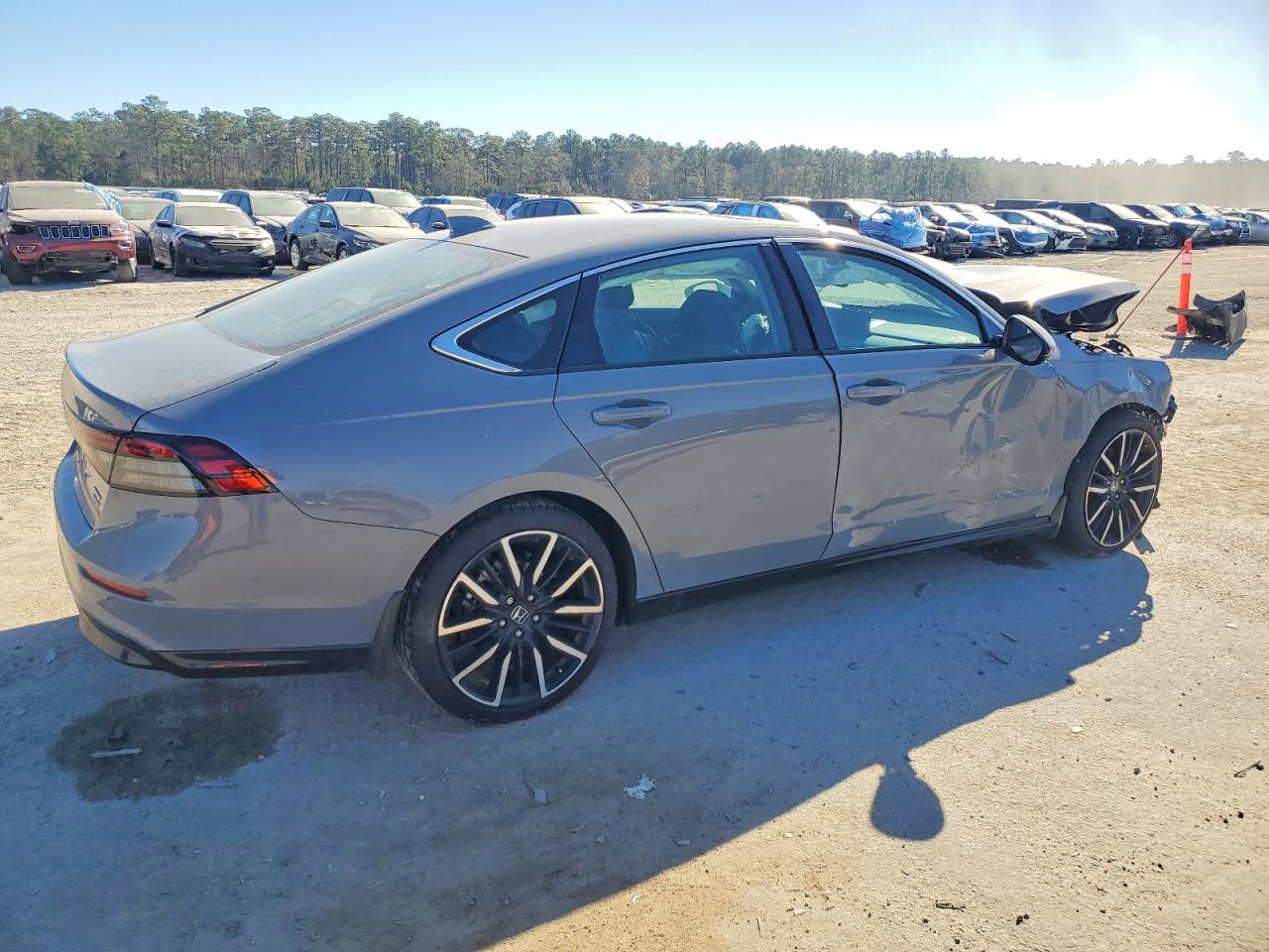2024 HONDA ACCORD TOURING HYBRID photo 3